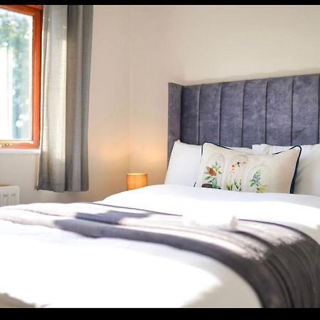Villa House Of Kaima - 6 Bed Detached Dewsbury Esterno foto
